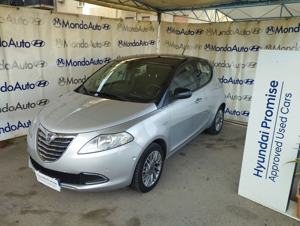 Lancia Ypsilon usata a Palermo