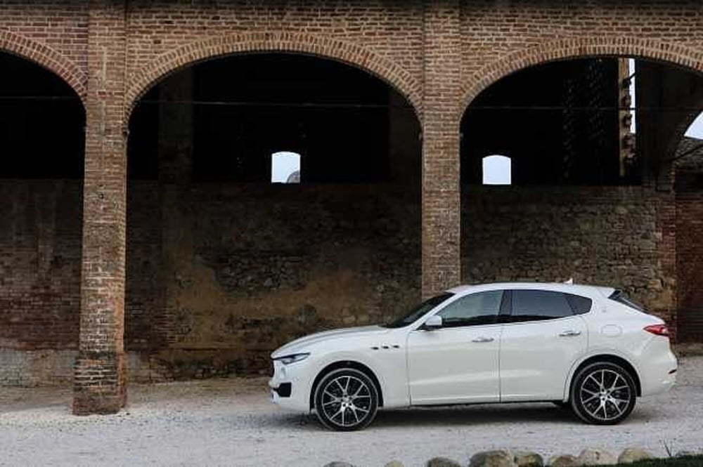 Maserati Levante usata a Potenza (5)