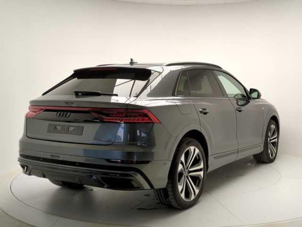 Audi Q8 usata a Avellino (7)