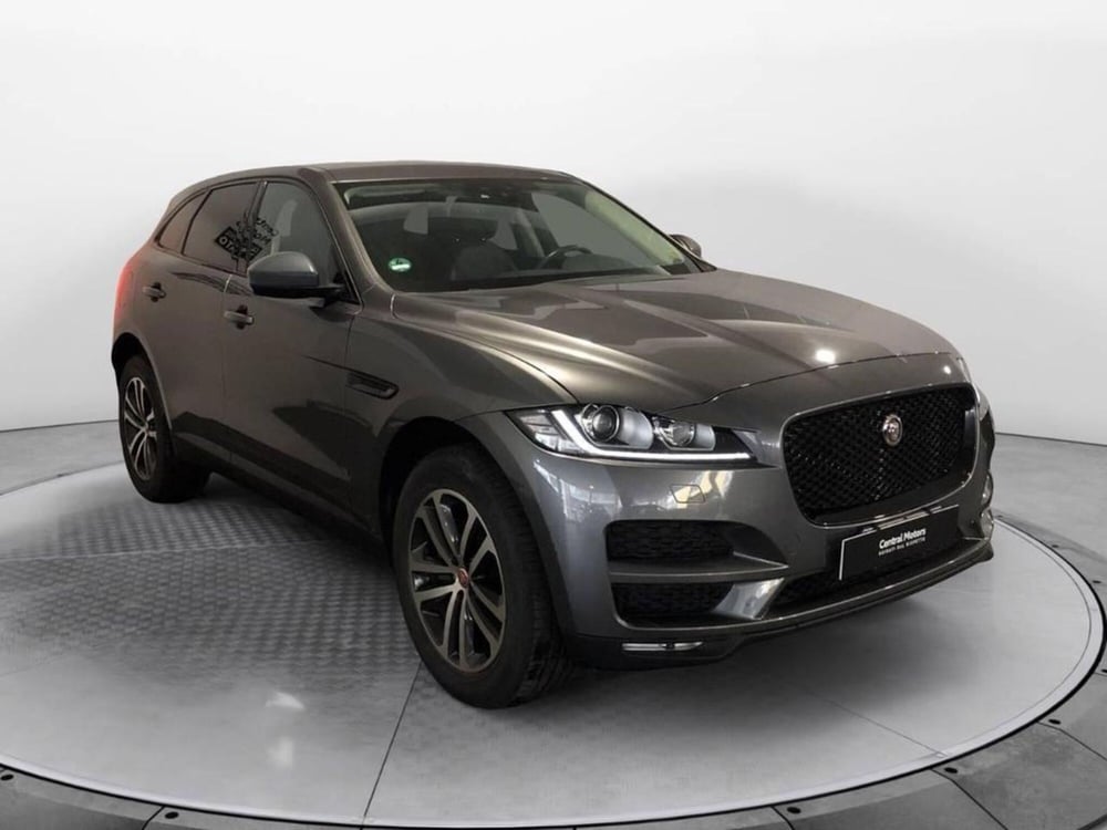 Jaguar F-Pace usata a Torino (3)