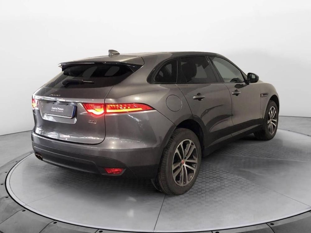 Jaguar F-Pace usata a Torino (4)