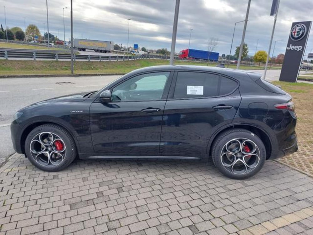 Alfa Romeo Stelvio nuova a Padova (5)