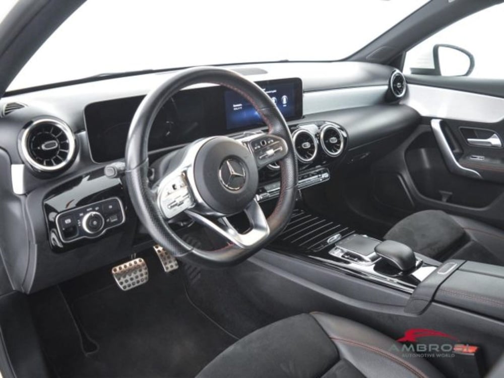 Mercedes-Benz CLA Shooting Brake usata a Perugia (9)