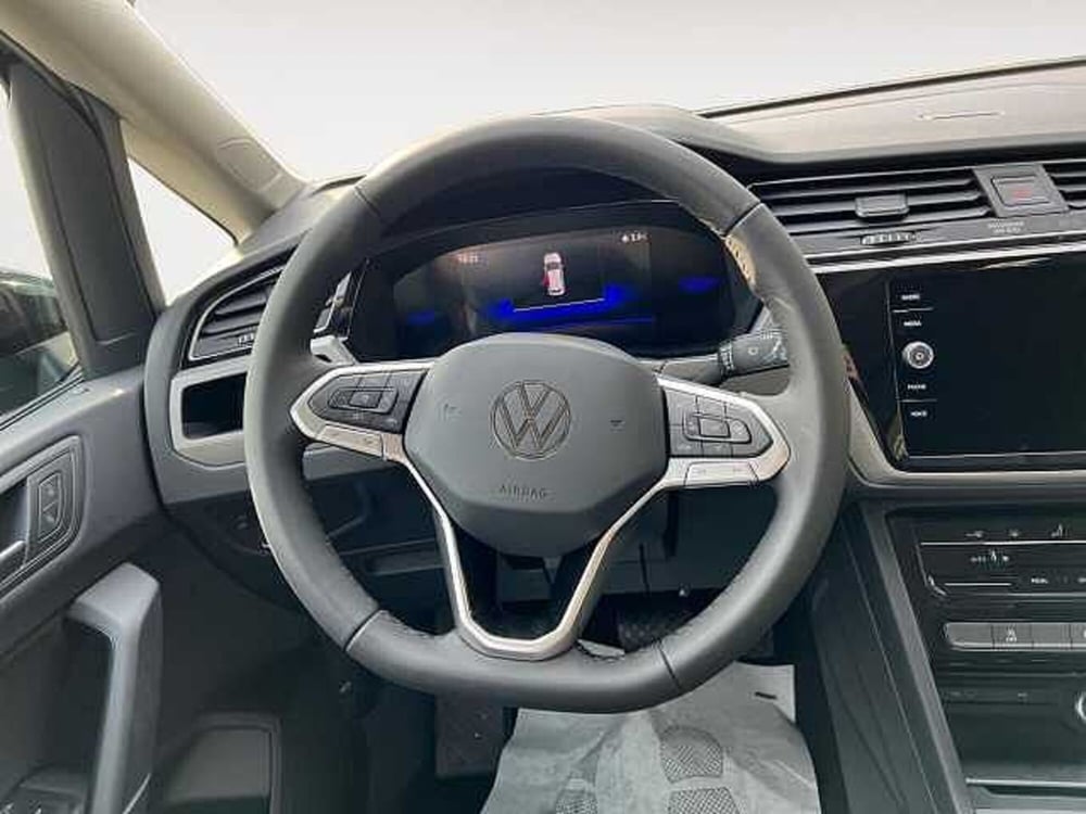 Volkswagen Touran nuova a Lecco (11)