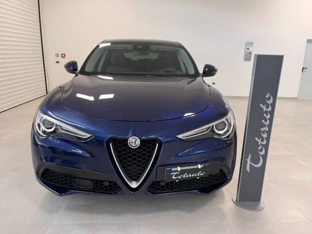 Alfa Romeo Stelvio usata a Oristano (2)