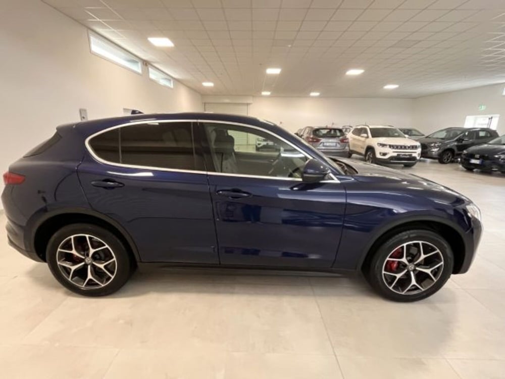 Alfa Romeo Stelvio usata a Oristano (7)