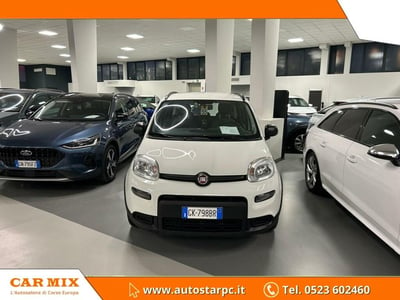 Fiat Panda 1.0 FireFly S&amp;S Hybrid City Cross  del 2022 usata a Piacenza