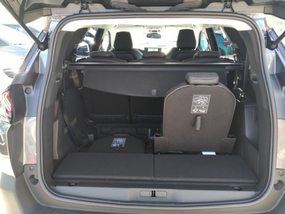 Peugeot 5008 nuova a Brescia (11)