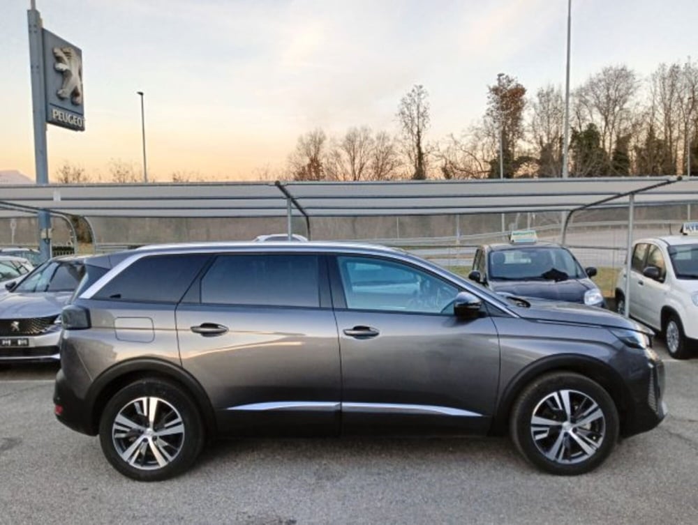 Peugeot 5008 nuova a Brescia (4)