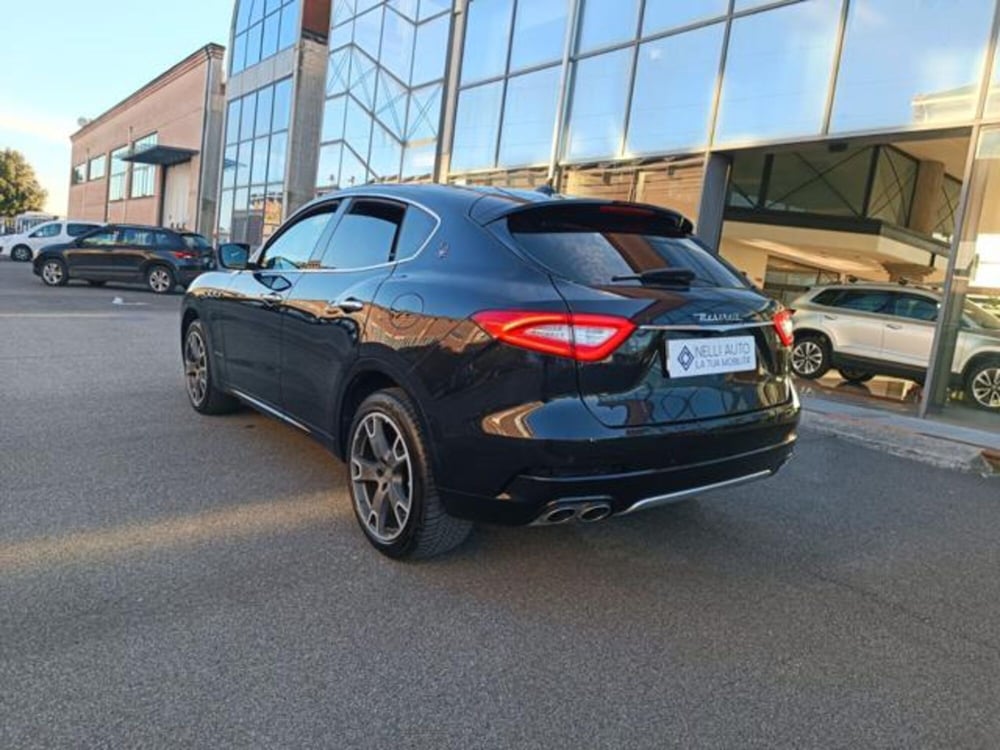 Maserati Levante usata a Pisa (12)