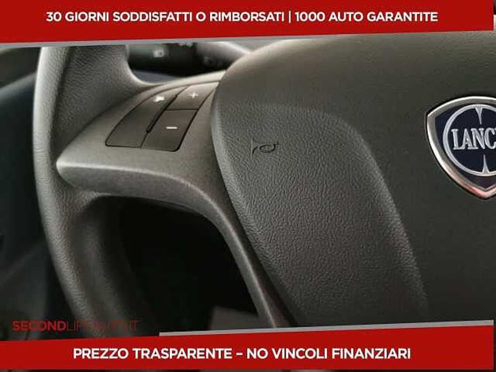 Lancia Ypsilon nuova a Chieti (14)