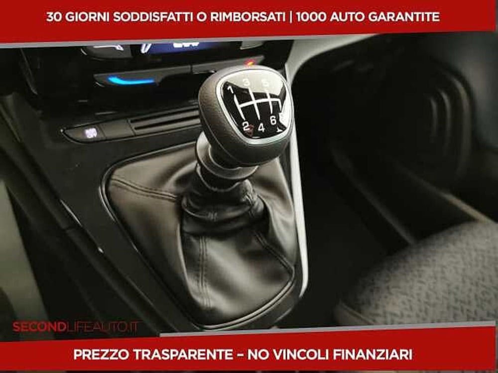 Lancia Ypsilon nuova a Chieti (13)