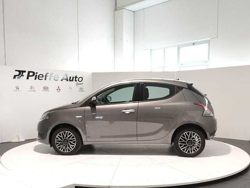 Lancia Ypsilon usata a Teramo (2)