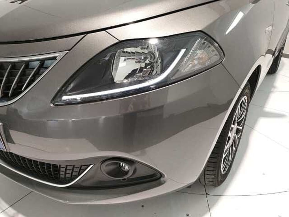 Lancia Ypsilon usata a Teramo (9)