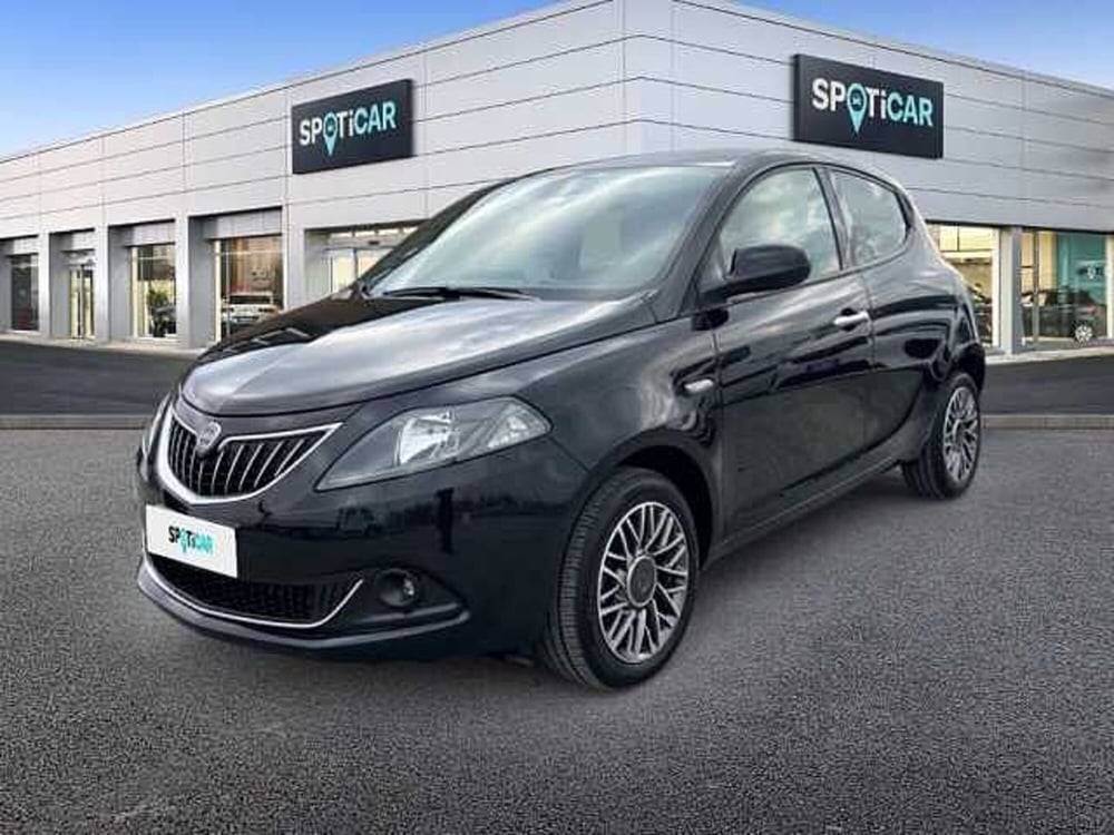 Lancia Ypsilon usata a Ravenna