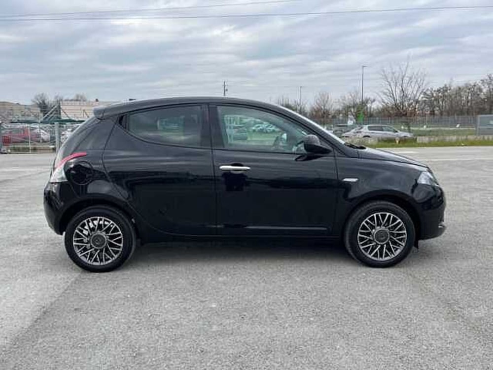 Lancia Ypsilon usata a Ravenna (4)