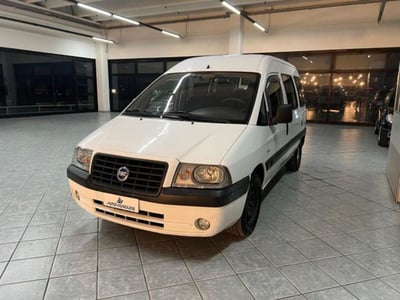 Fiat Scudo Furgone 2.0 JTD/94 Combi 8 p.ti Comfort del 2004 usata a Vignola