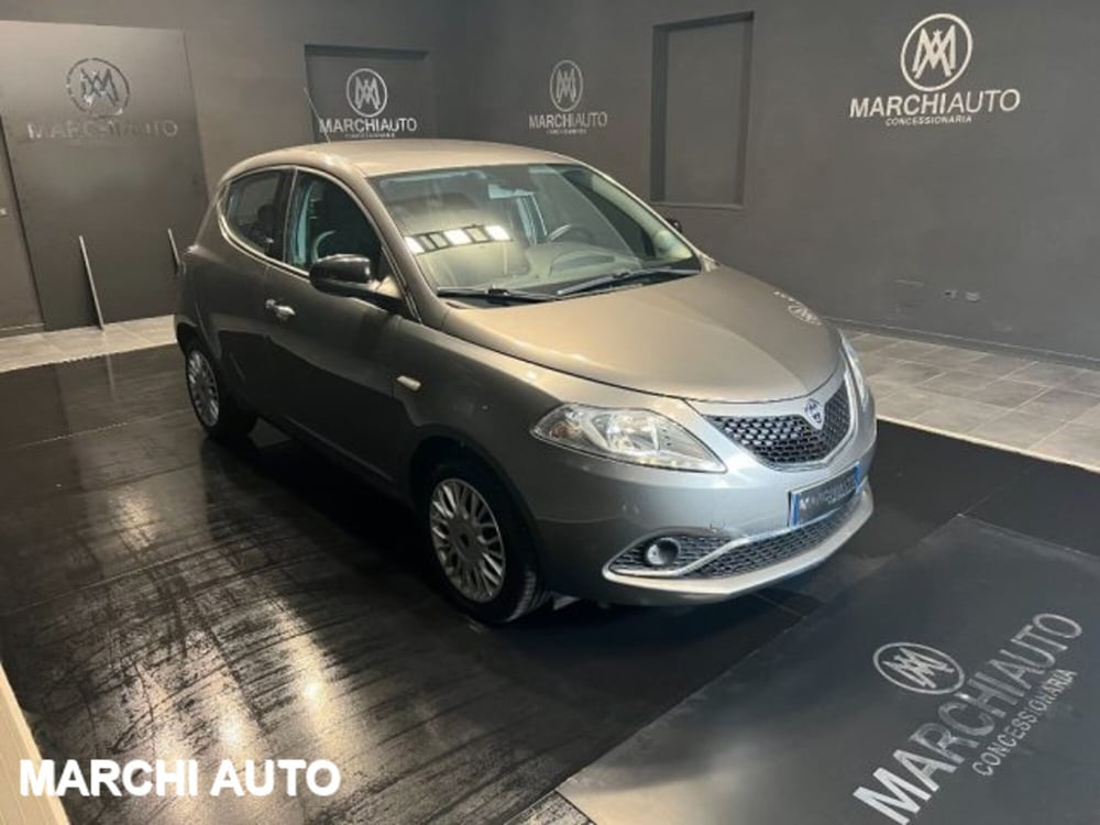 Lancia Ypsilon usata a Perugia (3)