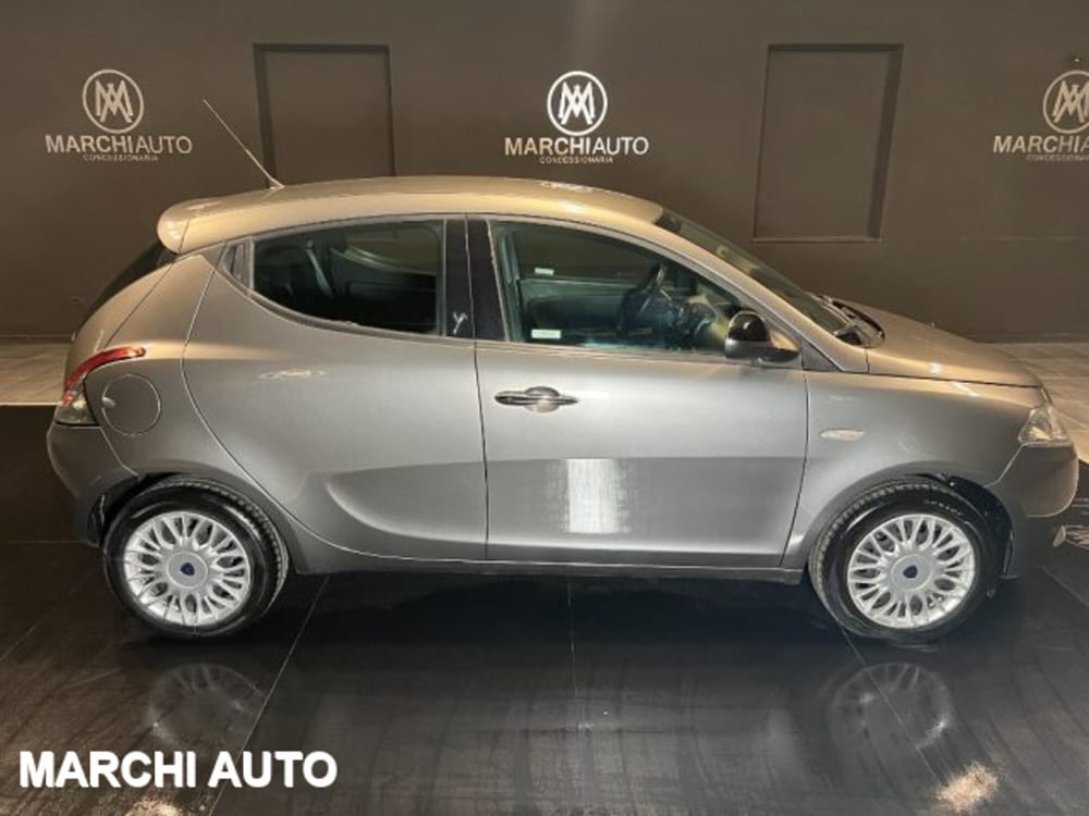 Lancia Ypsilon usata a Perugia (4)