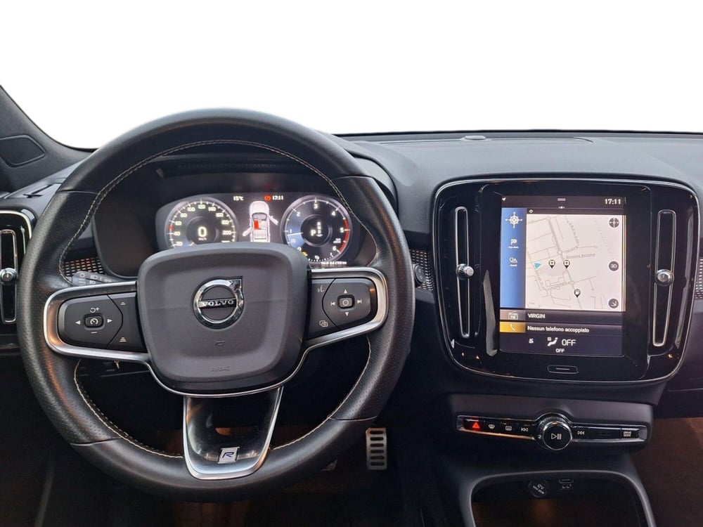 Volvo XC40 usata a Bari (8)