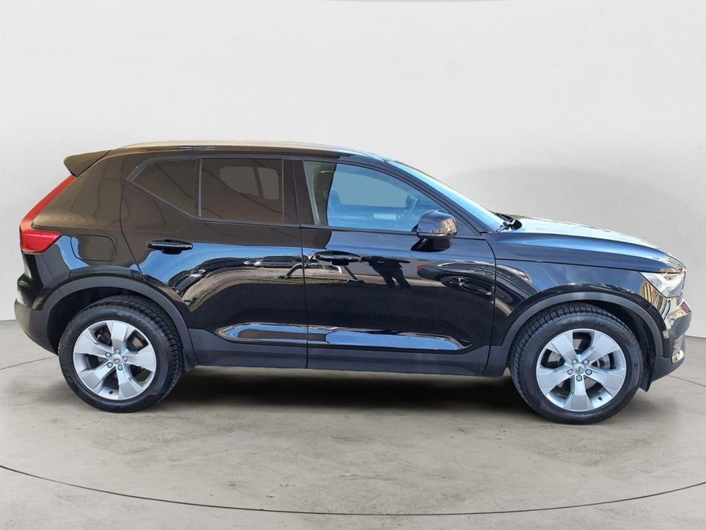 Volvo XC40 usata a Bari (5)