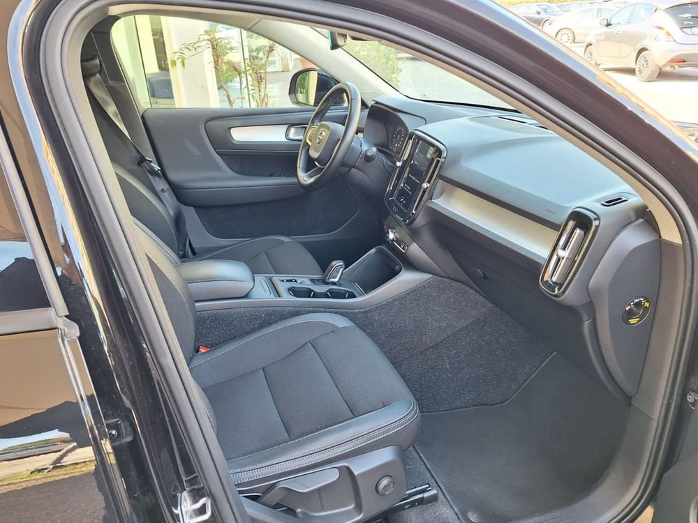 Volvo XC40 usata a Bari (8)