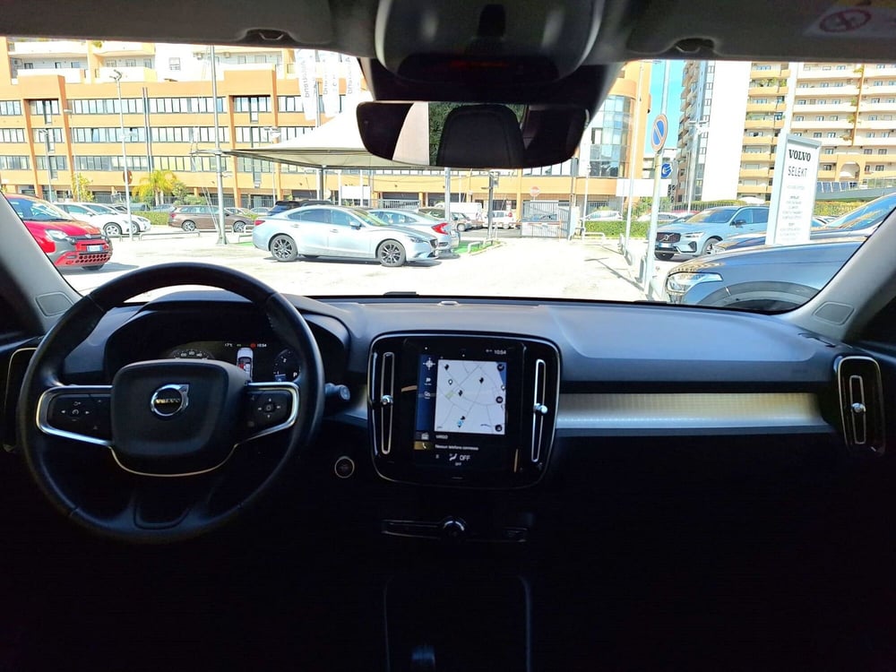 Volvo XC40 usata a Bari (9)