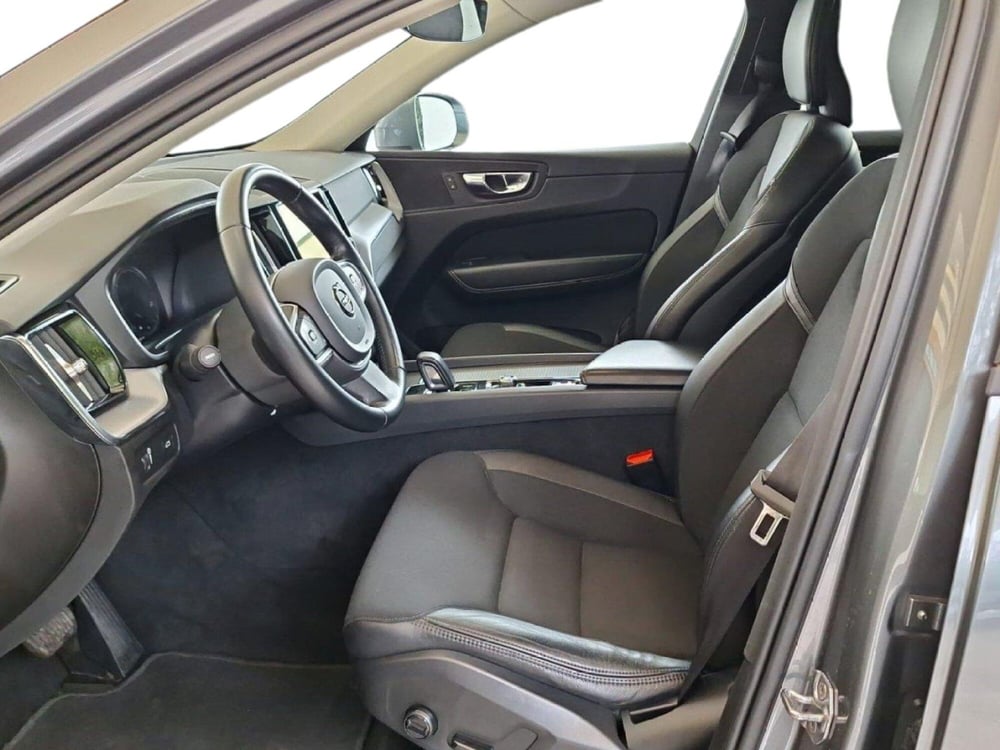 Volvo XC60 usata a Bari (6)