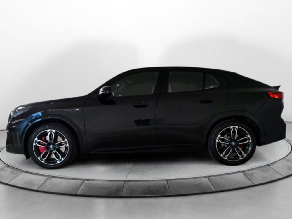 BMW iX2 usata a Modena (3)