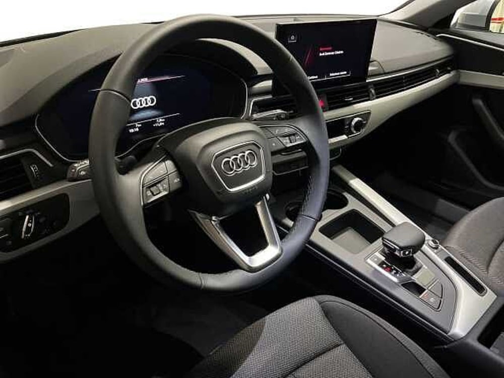 Audi A4 Avant nuova a Catanzaro (12)