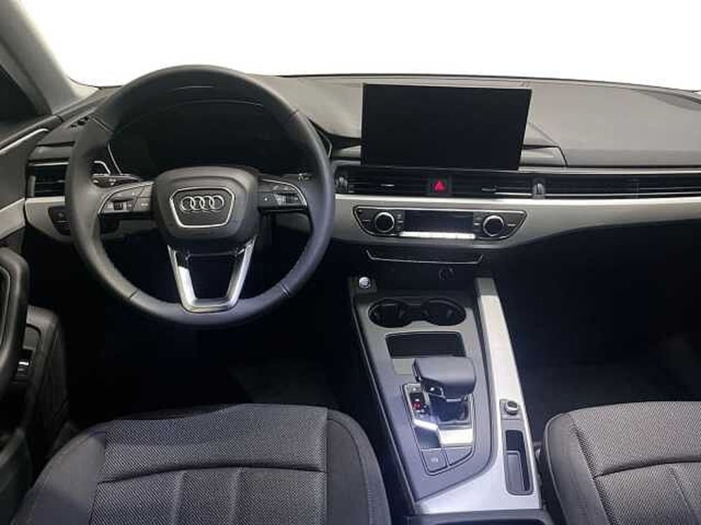 Audi A4 Avant nuova a Catanzaro (9)