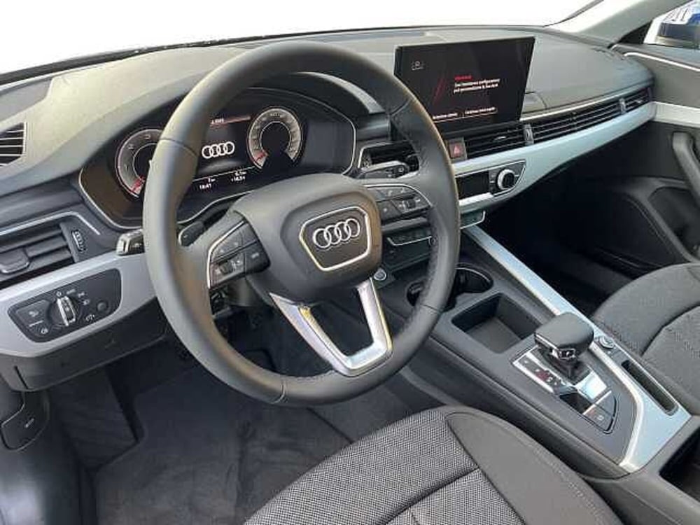 Audi A4 Avant nuova a Catanzaro (12)