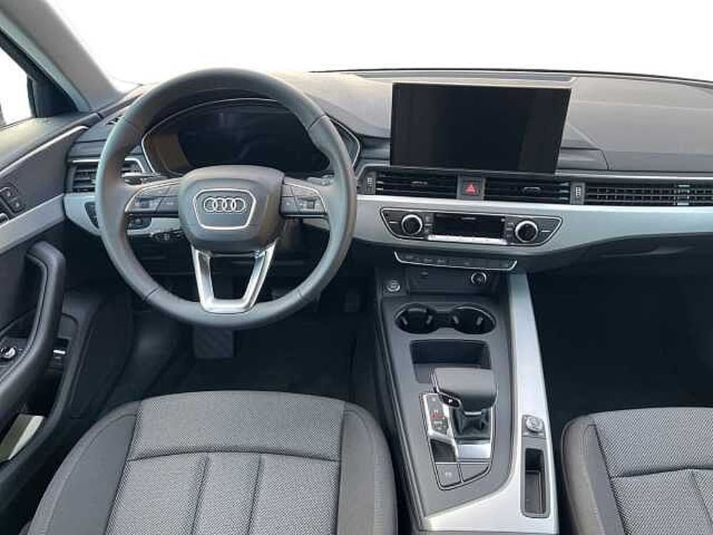 Audi A4 Avant nuova a Catanzaro (9)