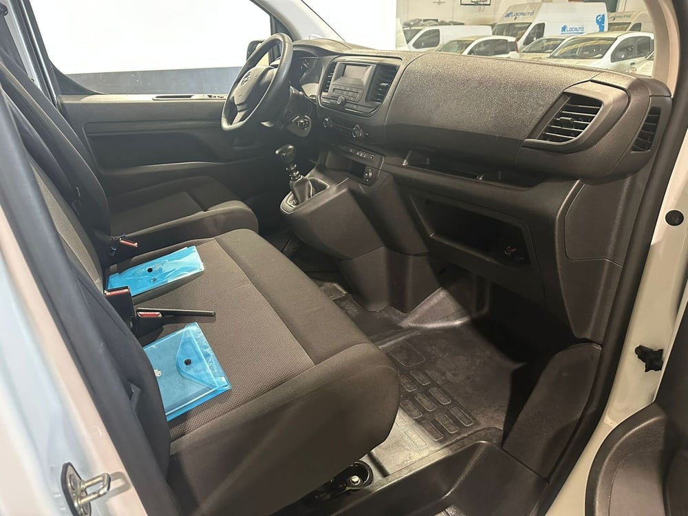 Opel Vivaro Furgone usata a Milano (12)