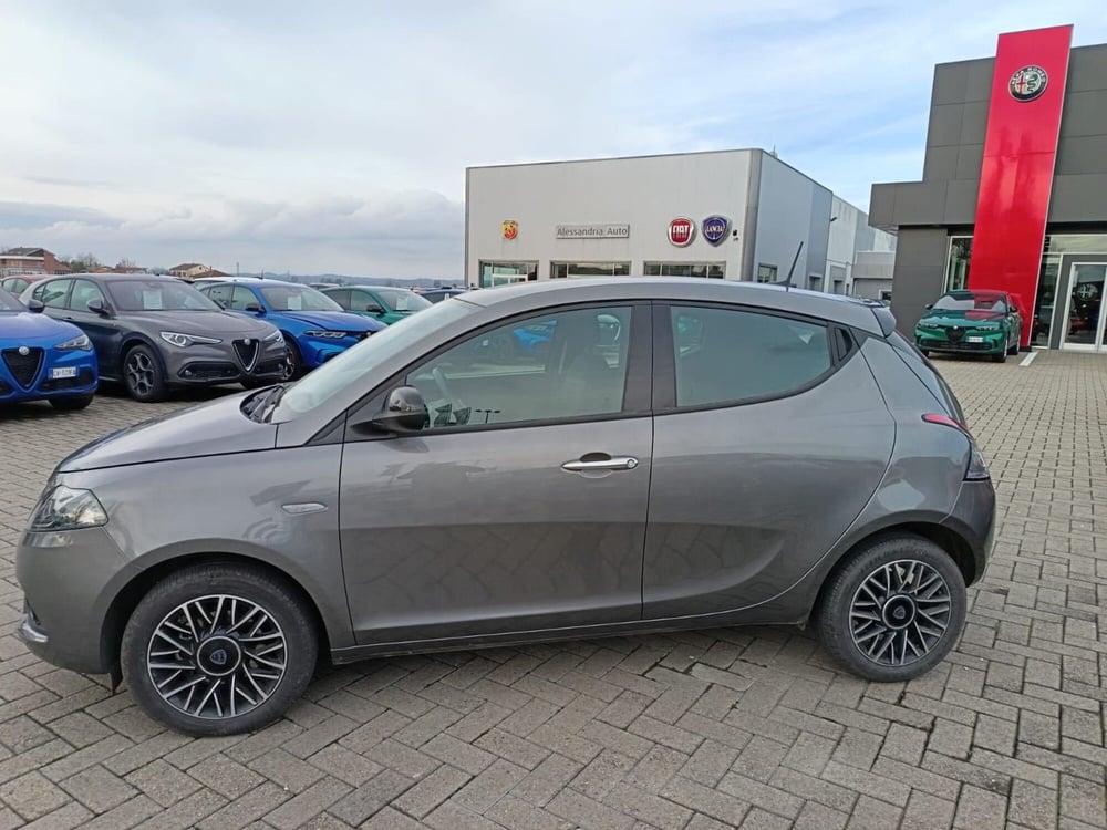 Lancia Ypsilon usata a Alessandria (11)