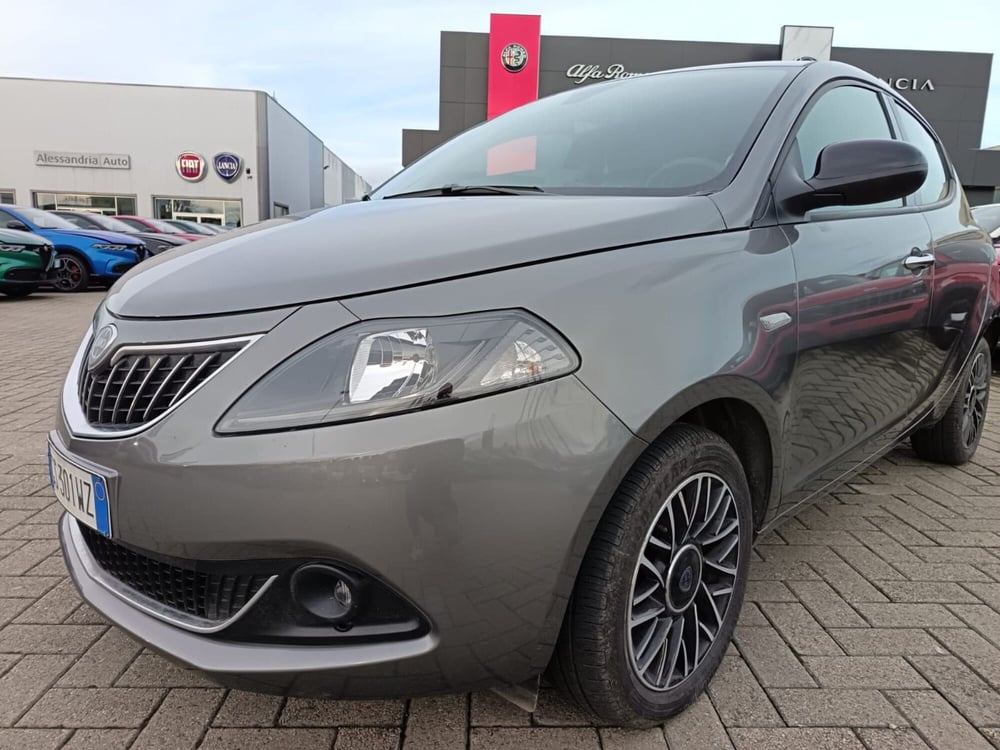 Lancia Ypsilon usata a Alessandria (12)