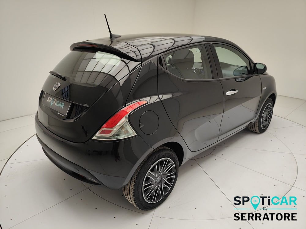 Lancia Ypsilon usata a Como (5)