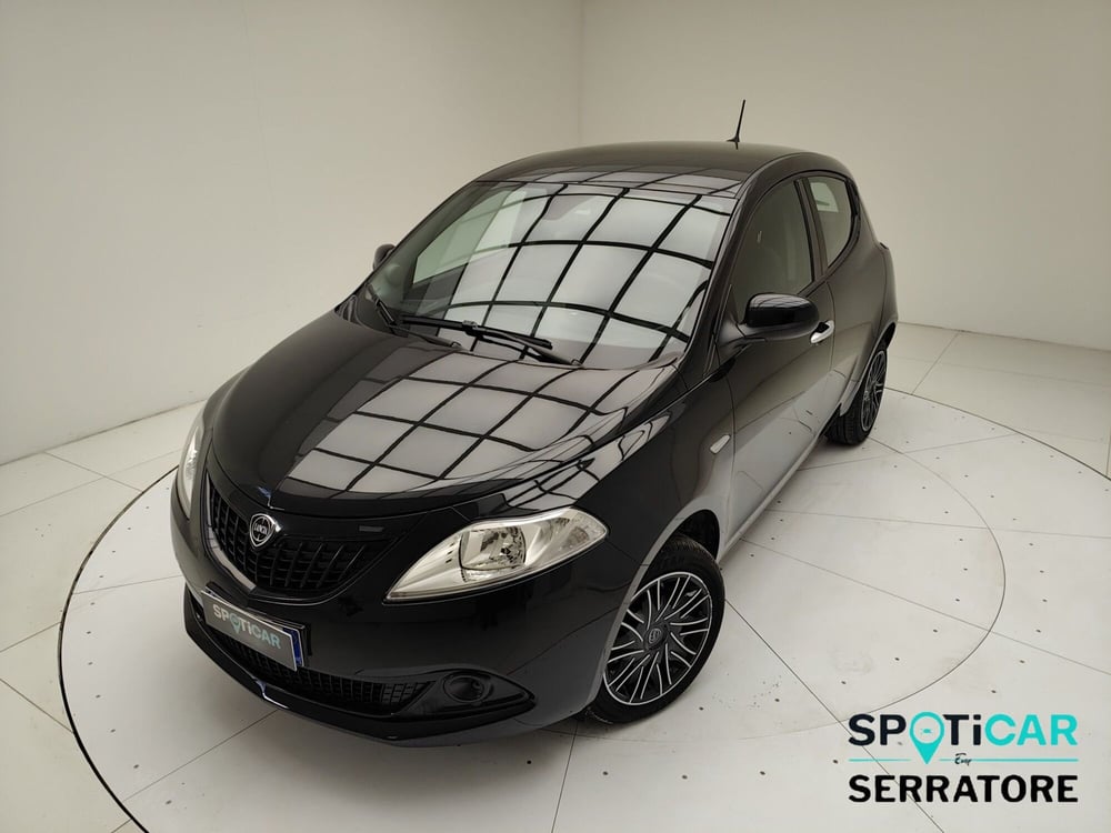 Lancia Ypsilon usata a Como (15)