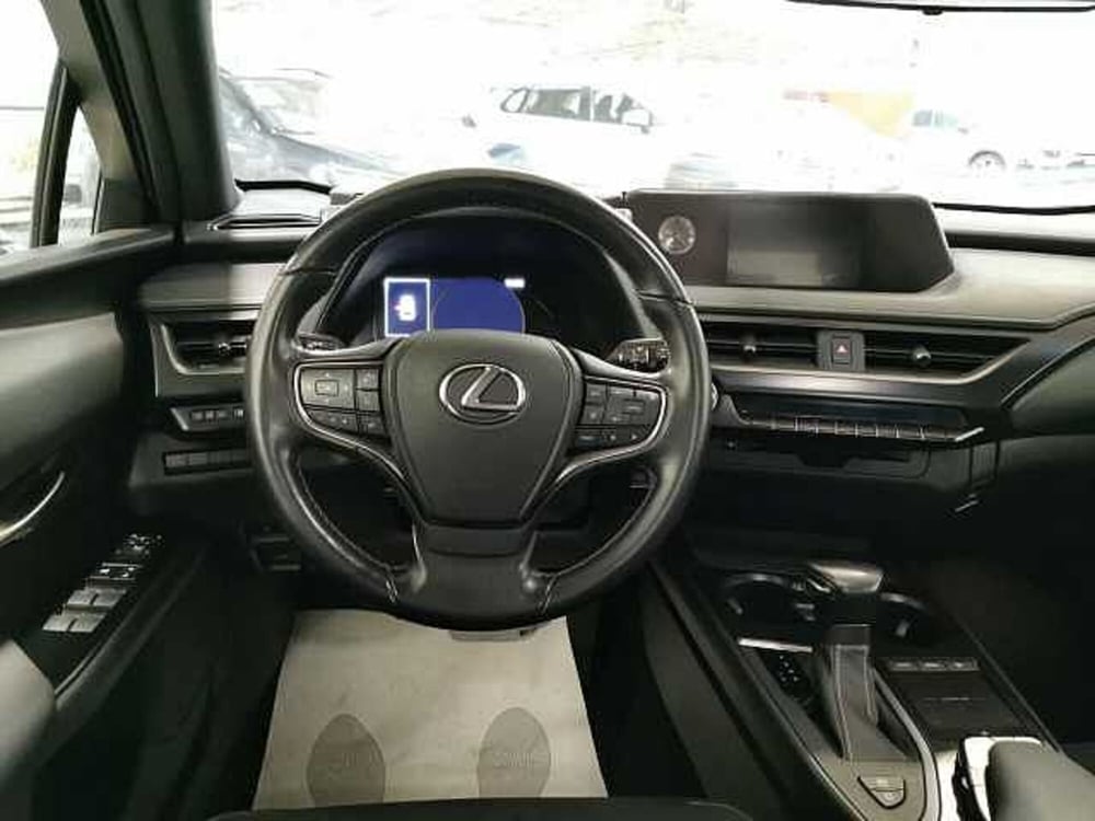 Lexus UX usata a Chieti (13)