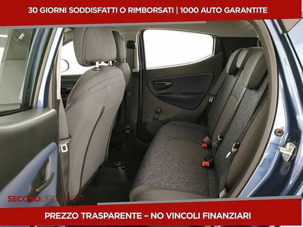 Lancia Ypsilon nuova a Chieti (6)