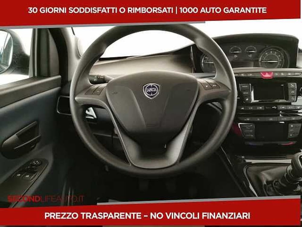 Lancia Ypsilon nuova a Chieti (9)