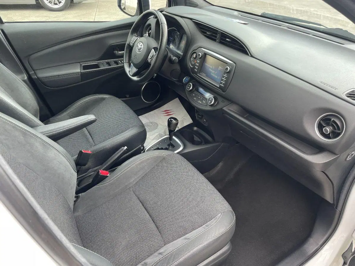 Toyota Yaris usata a Lecce (17)