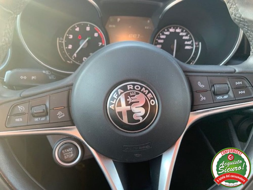 Alfa Romeo Stelvio usata a Lucca (11)