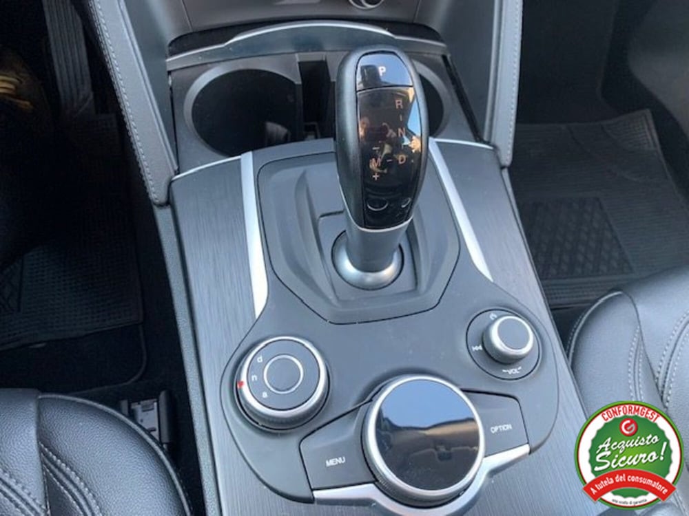 Alfa Romeo Stelvio usata a Lucca (16)