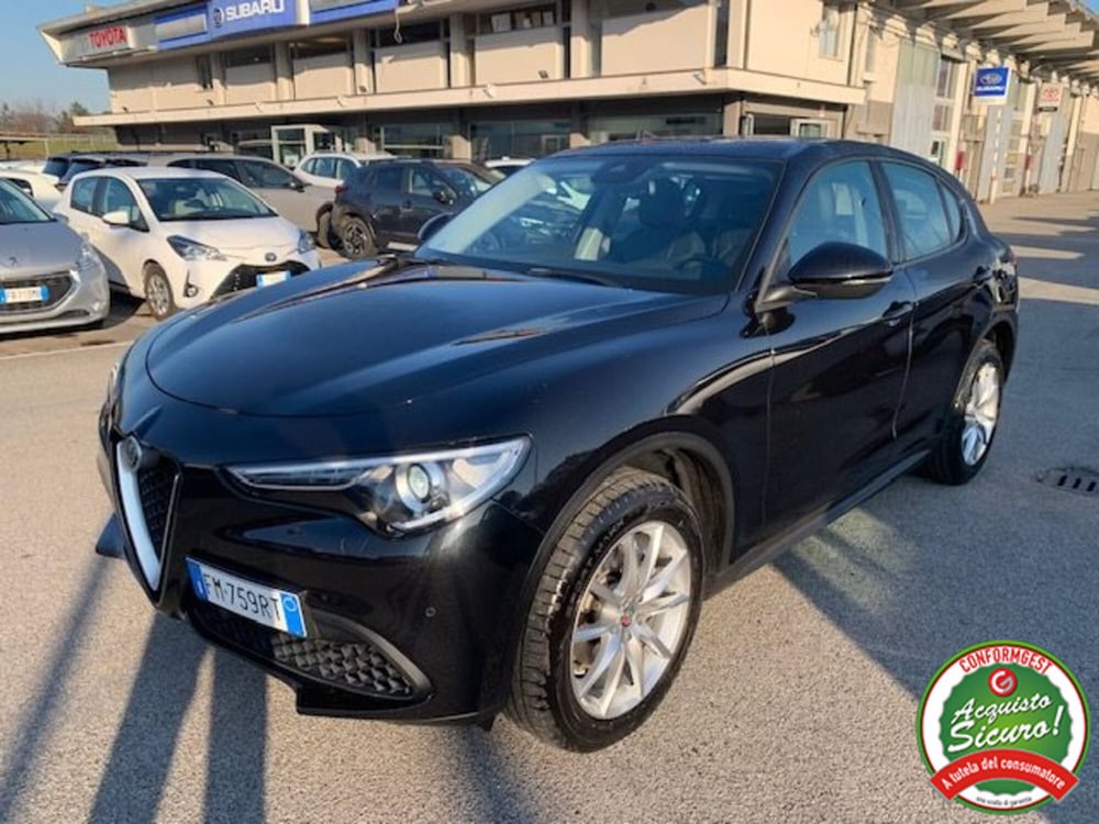 Alfa Romeo Stelvio usata a Lucca (17)