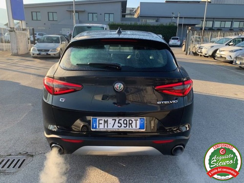 Alfa Romeo Stelvio usata a Lucca (3)