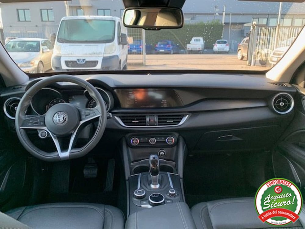 Alfa Romeo Stelvio usata a Lucca (7)