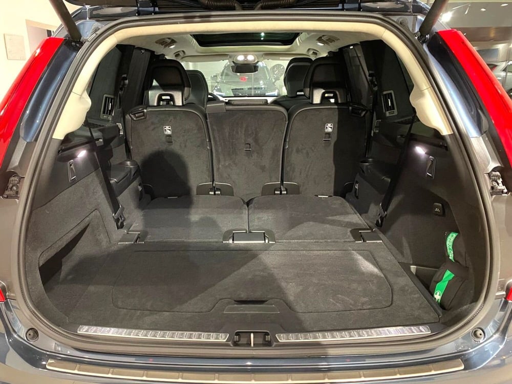 Volvo XC90 nuova a Bari (18)