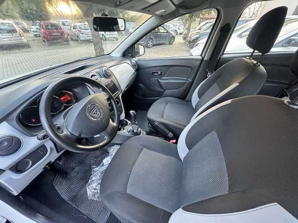 Dacia Sandero usata a Napoli (7)