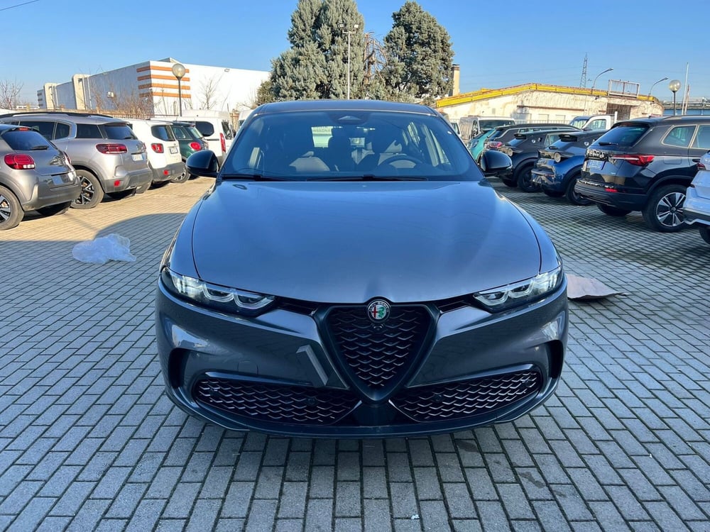 Alfa Romeo Tonale nuova a Milano (2)